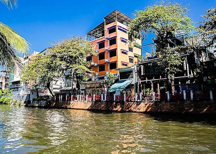Canale @khao San 2*